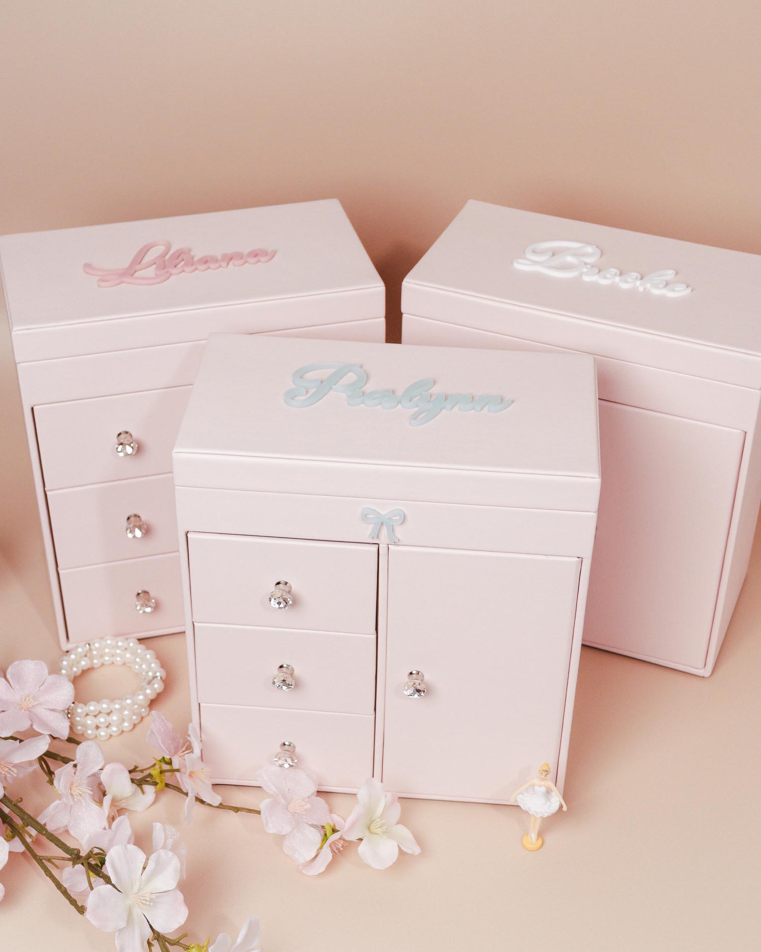 Personalized jewelry box gift for flower girl